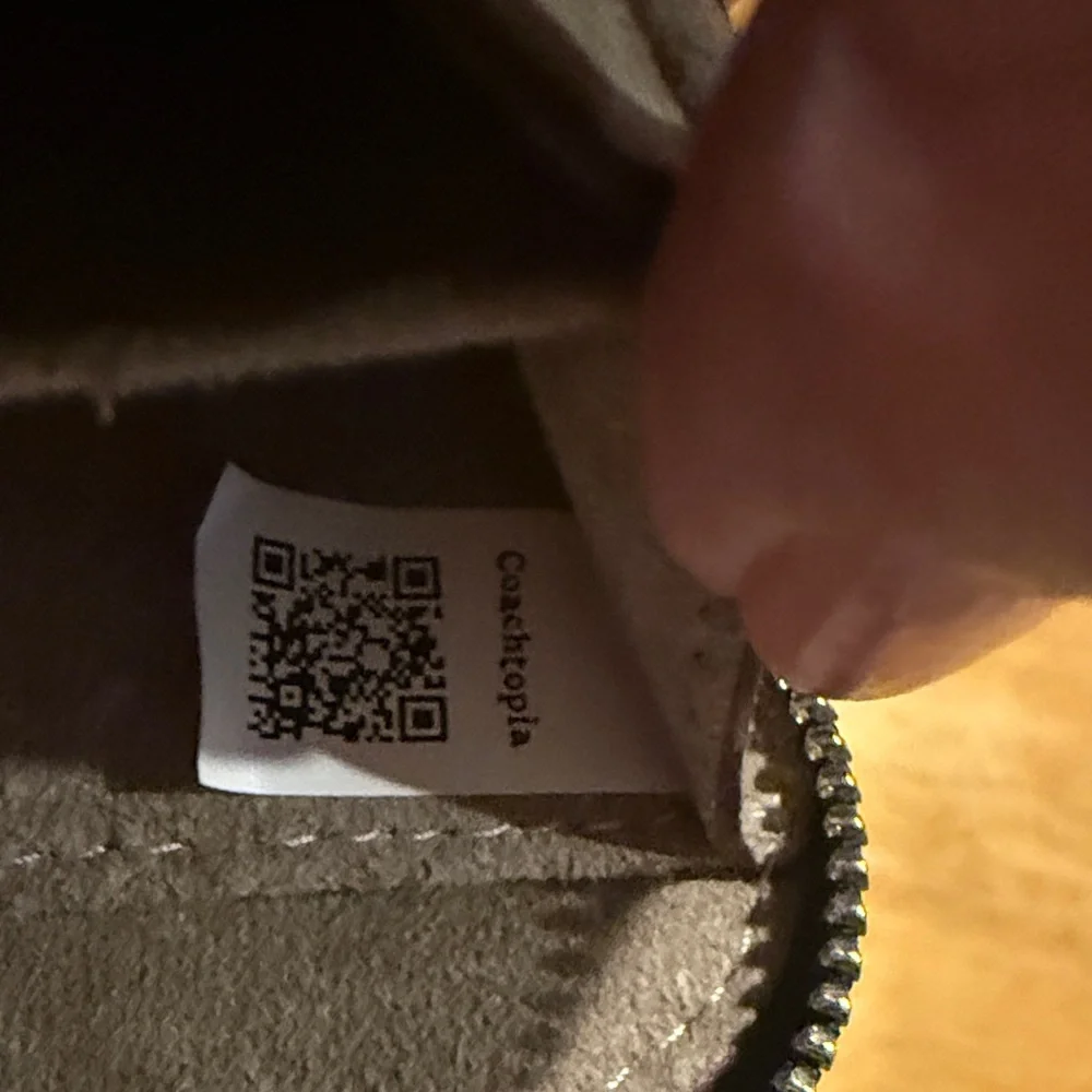 Coachtopia Black Pebbled Leather Zip Coin Pouch with Signature C Charm - Picture 7 of 7